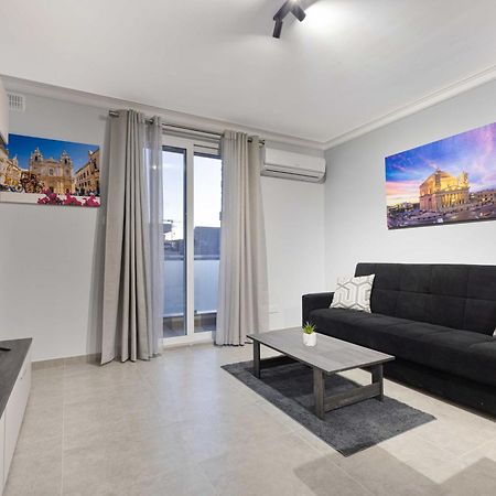 Luxurious & Spacious 2Bd Accomodation At The Podium - Yacht Marina Area, Close To Valletta Мсида Екстериор снимка