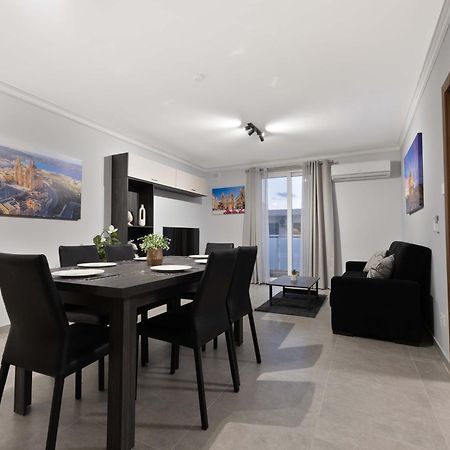 Luxurious & Spacious 2Bd Accomodation At The Podium - Yacht Marina Area, Close To Valletta Мсида Екстериор снимка
