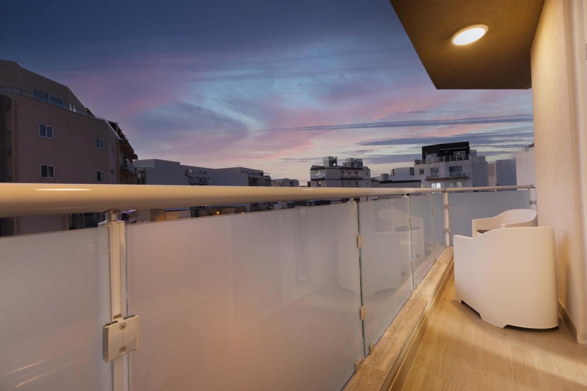 Luxurious & Spacious 2Bd Accomodation At The Podium - Yacht Marina Area, Close To Valletta Мсида Екстериор снимка